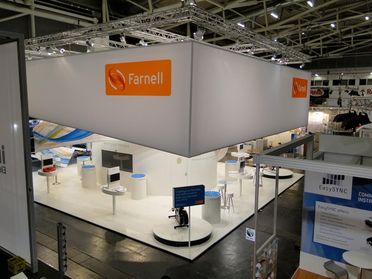Messestand mit Präsentations-Kiosk für element14